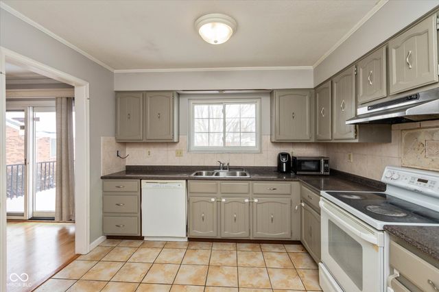 6417 Park Central Drive W D, Indianapolis, IN 46260