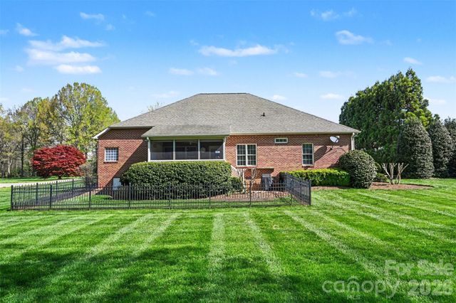 149 Howard Pond Loop, Statesville, NC 28625