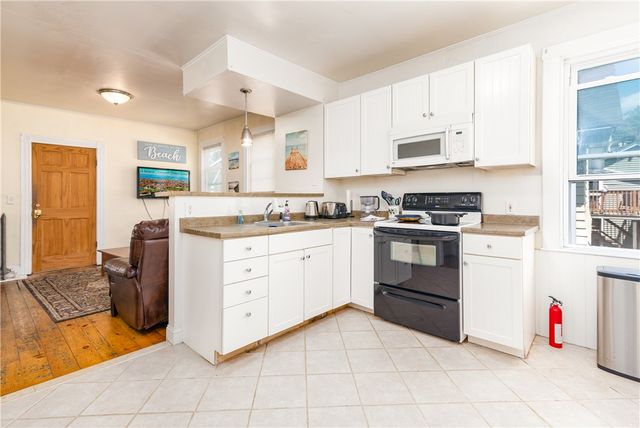 9 Ann Street, Newport, RI 02840