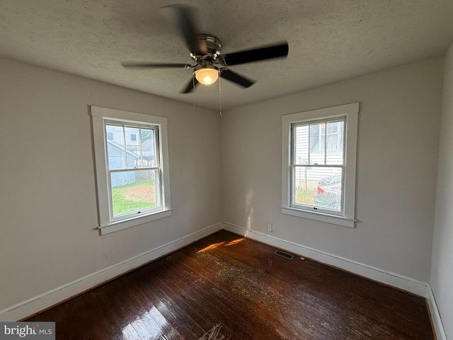 138 MANSFIELD ST, Fredericksburg, VA 22408