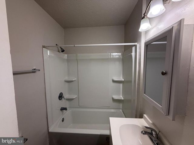 138 MANSFIELD ST, Fredericksburg, VA 22408