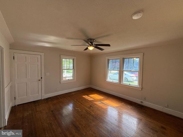 138 MANSFIELD ST, Fredericksburg, VA 22408