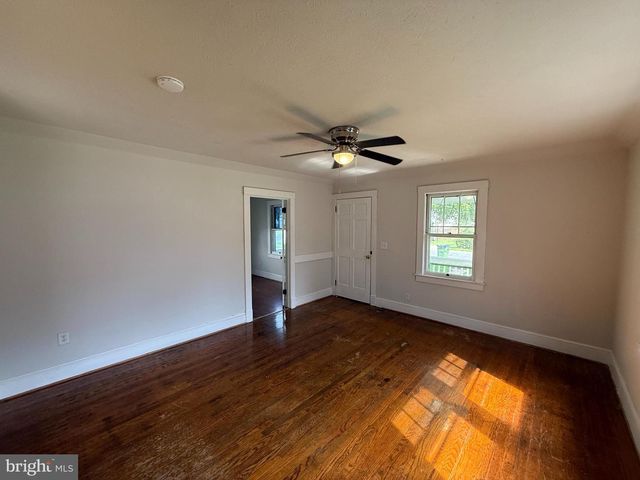 138 MANSFIELD ST, Fredericksburg, VA 22408