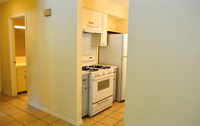 2310 Rebel RD A, Austin, TX 78704