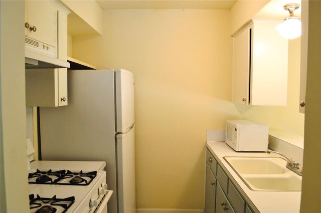 2310 Rebel RD A, Austin, TX 78704