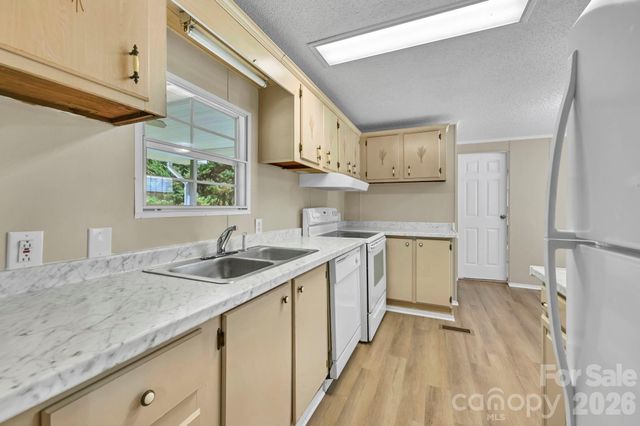 1191 Fisher Branch Road, Marshall, NC 28753