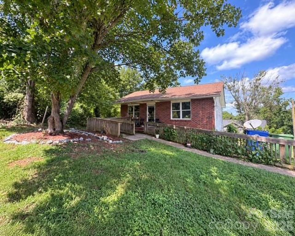 131 Wyatt Street, Asheville, NC 28803