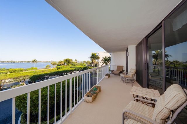 3300 S Ocean Boulevard 207N, Palm Beach, FL 33480