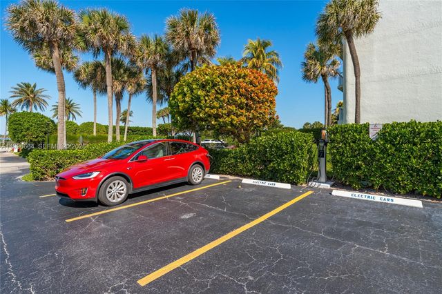 3300 S Ocean Boulevard 207N, Palm Beach, FL 33480