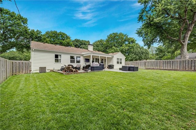 4901 Pawnee Drive, Roeland Park, KS 66205