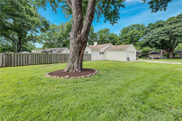4901 Pawnee Drive, Roeland Park, KS 66205