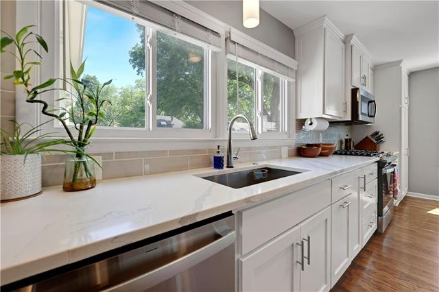4901 Pawnee Drive, Roeland Park, KS 66205
