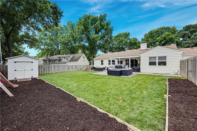 4901 Pawnee Drive, Roeland Park, KS 66205