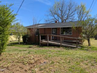 214 E Persimmon Street, Youngsville, NC 27596