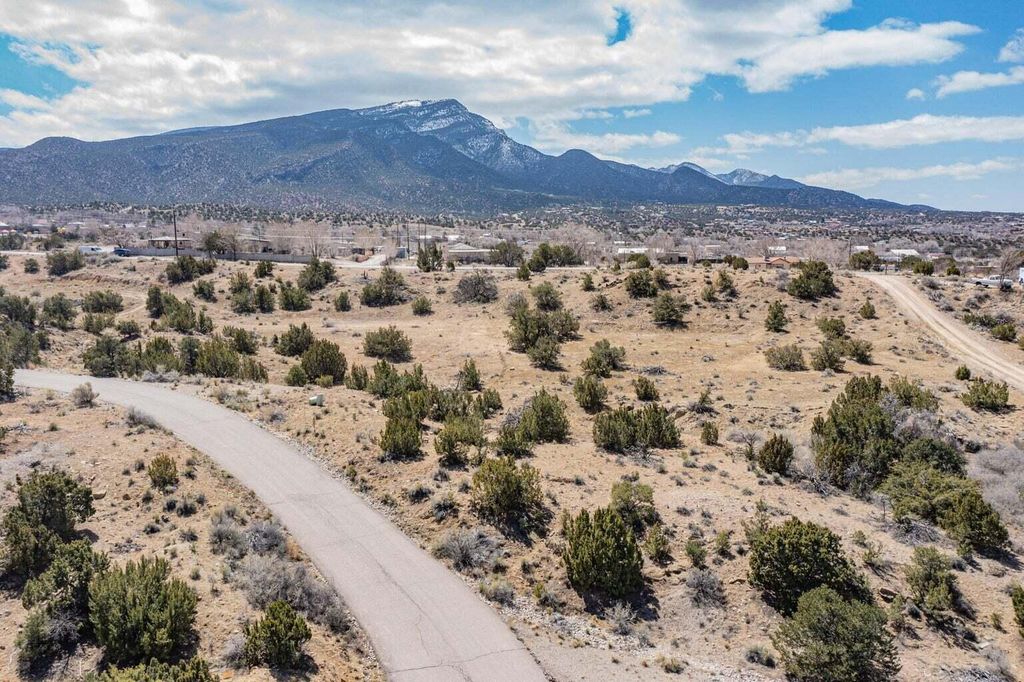 La Entrada, Placitas, NM 87043