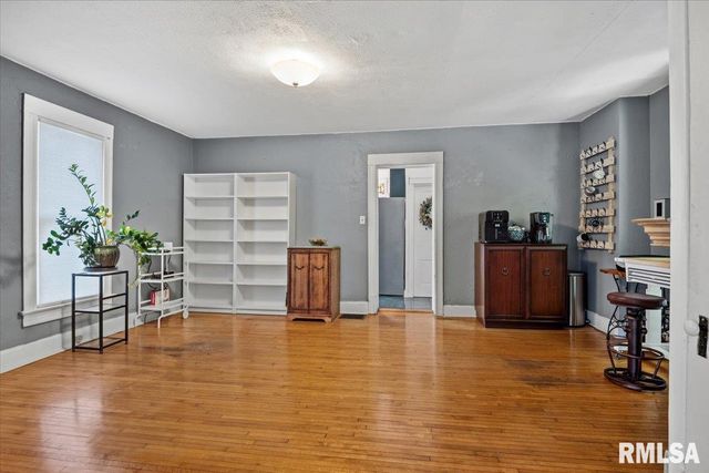 1121 W Governor Street, Springfield, IL 62704