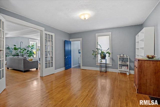 1121 W Governor Street, Springfield, IL 62704