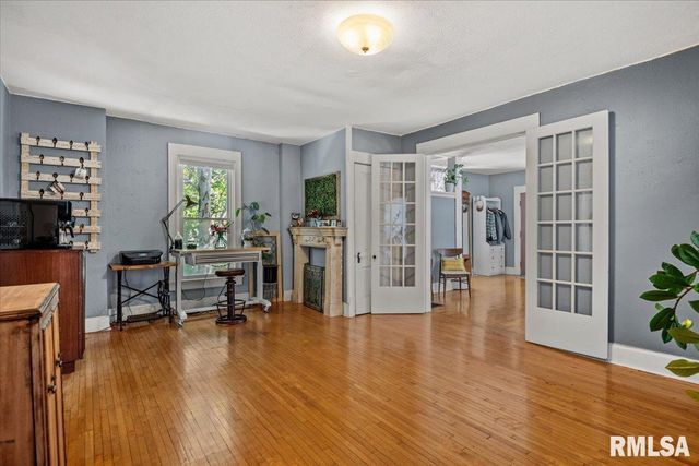 1121 W Governor Street, Springfield, IL 62704