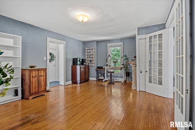 1121 W Governor Street, Springfield, IL 62704
