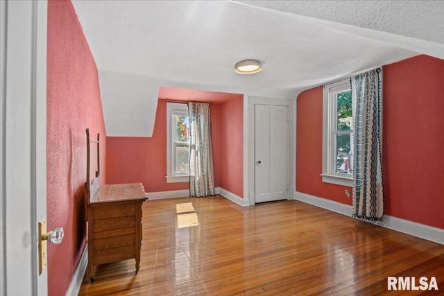 1121 W Governor Street, Springfield, IL 62704