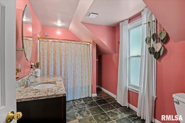 1121 W Governor Street, Springfield, IL 62704