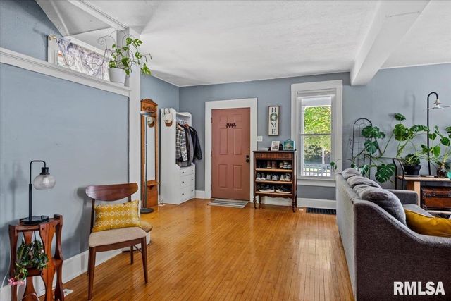 1121 W Governor Street, Springfield, IL 62704
