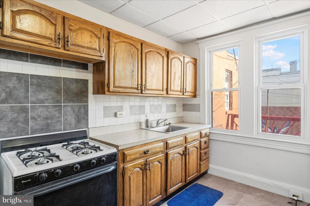 Image 13 of property listing at 4703 PENNINGTON AVE, Baltimore City, MD 21226