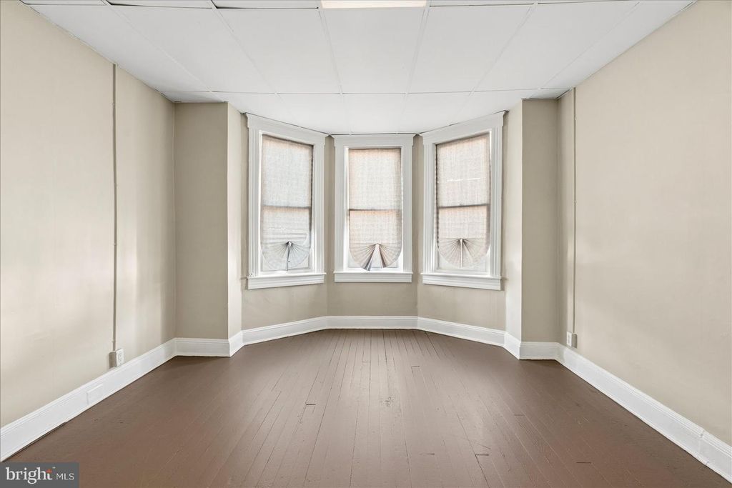 Image 23 of property listing at 4703 PENNINGTON AVE, Baltimore City, MD 21226