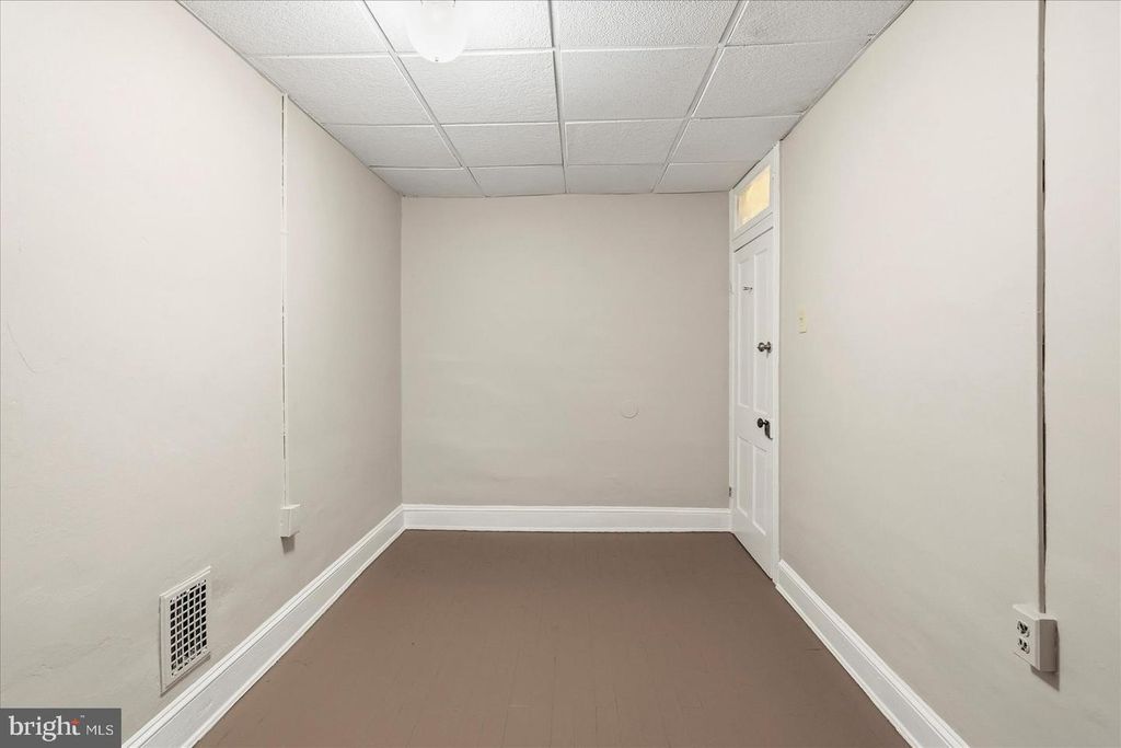 Image 27 of property listing at 4703 PENNINGTON AVE, Baltimore City, MD 21226