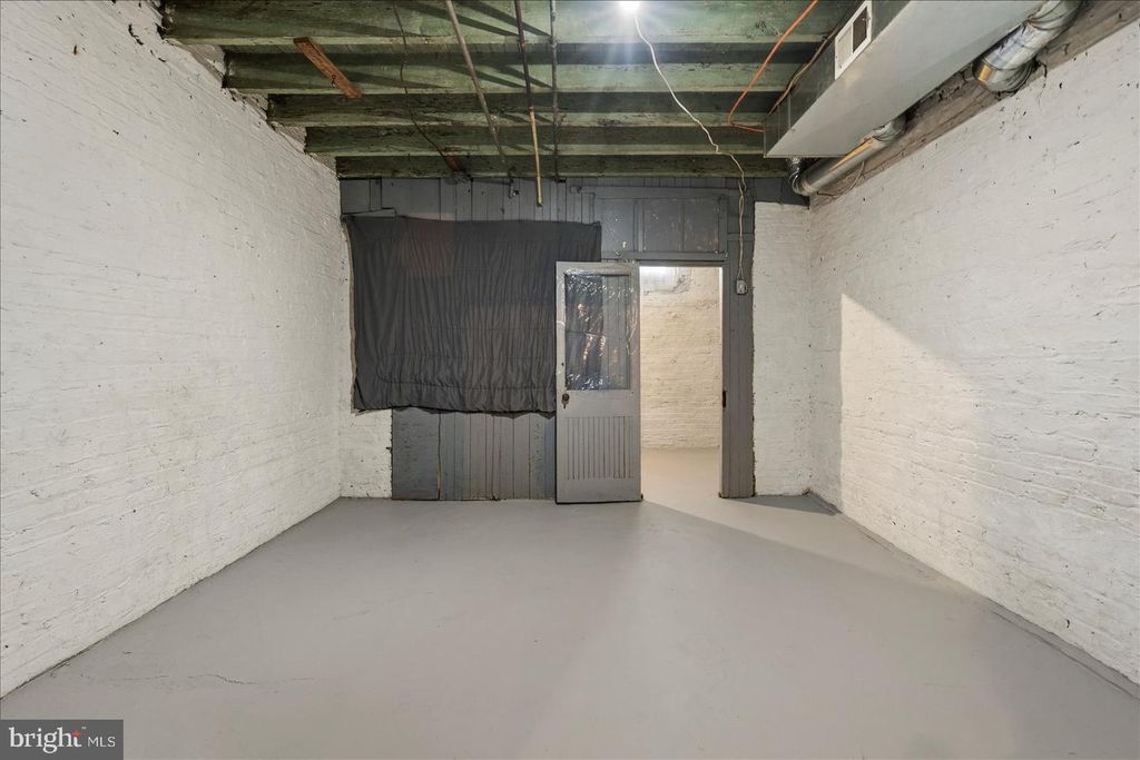 Image 31 of property listing at 4703 PENNINGTON AVE, Baltimore City, MD 21226