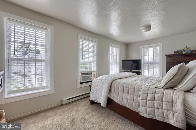 343 W MAIN ST, Dallastown, PA 17313