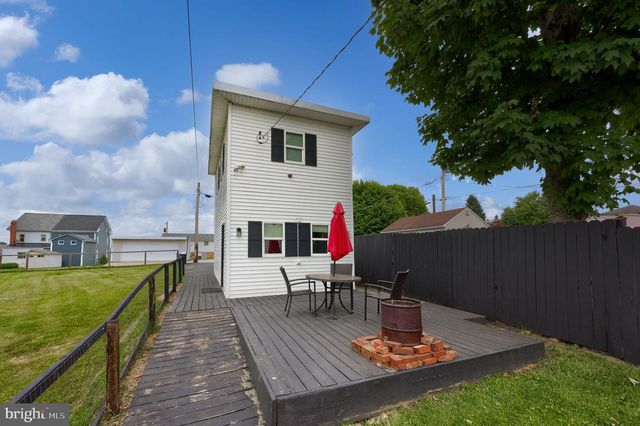 343 W MAIN ST, Dallastown, PA 17313