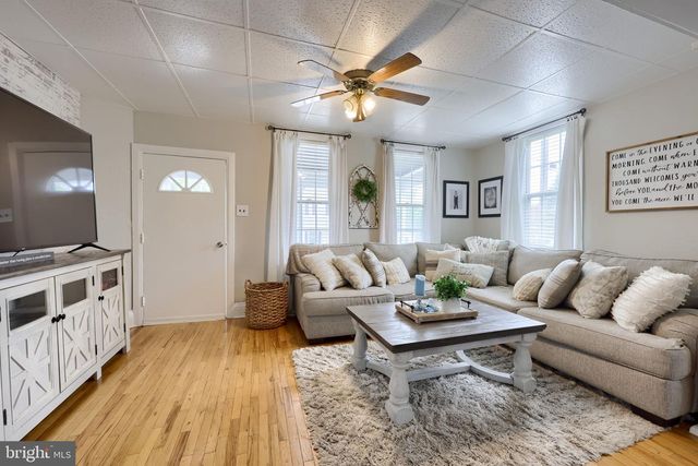343 W MAIN ST, Dallastown, PA 17313
