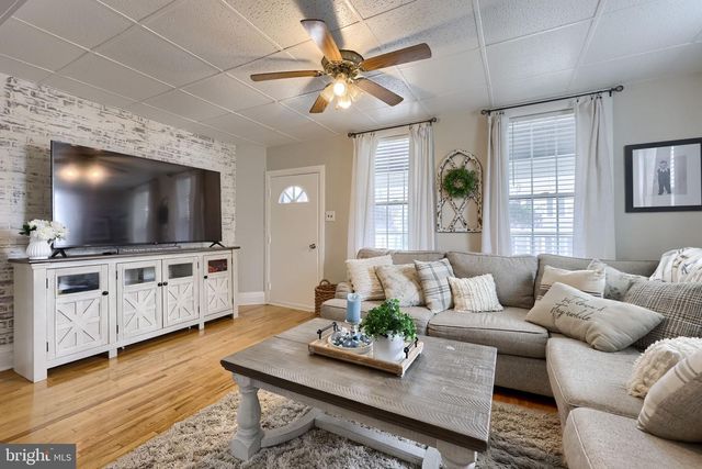 343 W MAIN ST, Dallastown, PA 17313
