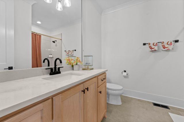 887 Harrisburg Ln, Mount Juliet, TN 37122