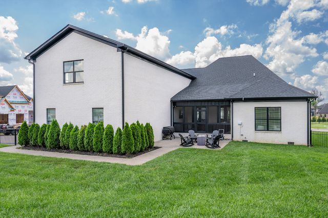 887 Harrisburg Ln, Mount Juliet, TN 37122