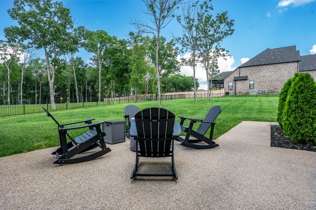 887 Harrisburg Ln, Mount Juliet, TN 37122