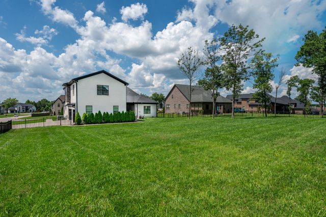 887 Harrisburg Ln, Mount Juliet, TN 37122