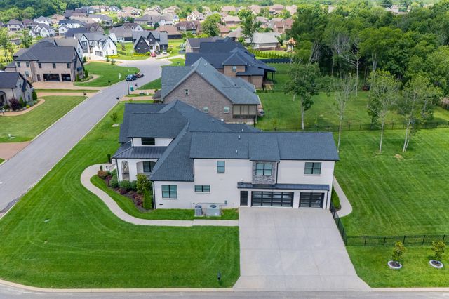 887 Harrisburg Ln, Mount Juliet, TN 37122