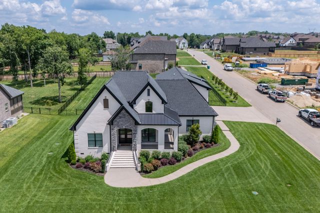 887 Harrisburg Ln, Mount Juliet, TN 37122