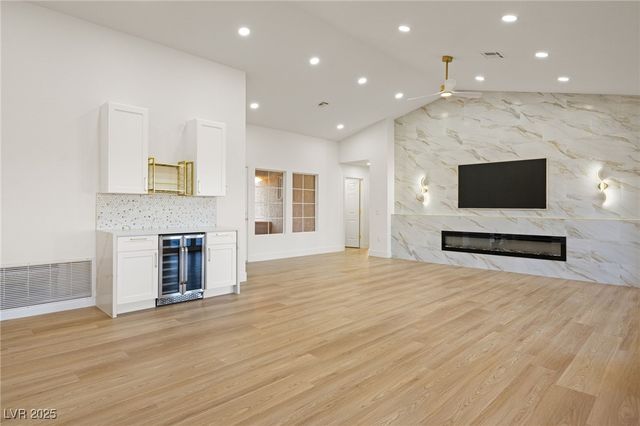 2808 Crown Ridge Drive, Las Vegas, NV 89134