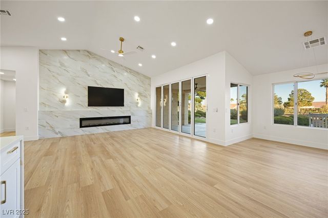 2808 Crown Ridge Drive, Las Vegas, NV 89134