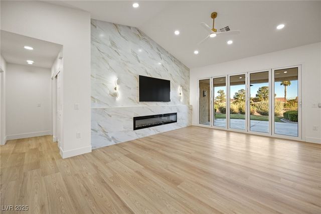 2808 Crown Ridge Drive, Las Vegas, NV 89134