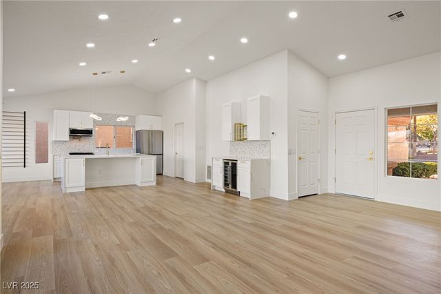 2808 Crown Ridge Drive, Las Vegas, NV 89134