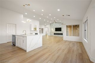 2808 Crown Ridge Drive, Las Vegas, NV 89134