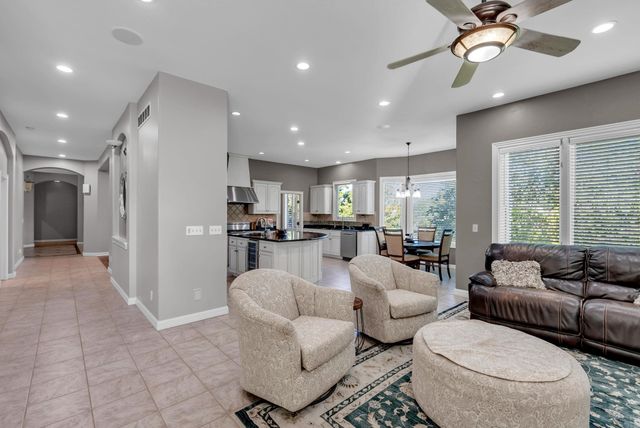 8812 E Churchill Cir, Wichita, KS 67206