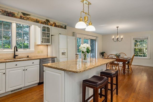 10 Cedar Road, North Hampton, NH 03862