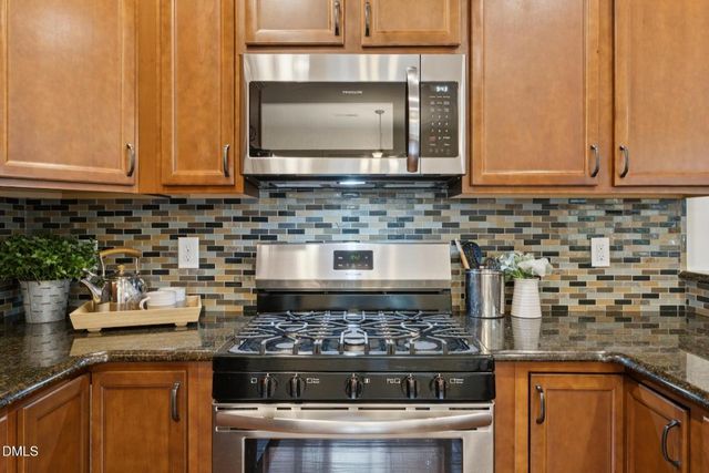 929 E Ivy Valley Drive, Fuquay Varina, NC 27526