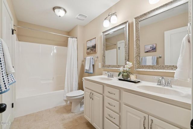 929 E Ivy Valley Drive, Fuquay Varina, NC 27526