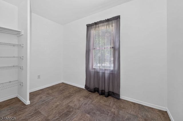 24 Presidential Dr, Washington Boro, NJ 07882